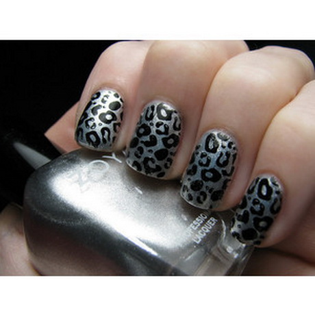 black-and-silver-nail-designs-58-12 Modele de unghii negre și argintii