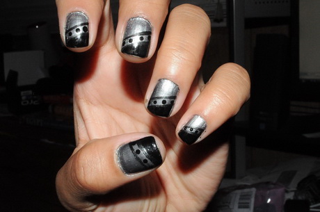 black-and-silver-nail-designs-58-6 Modele de unghii negre și argintii