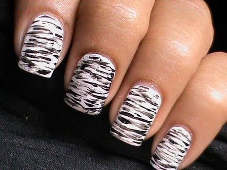 black-and-white-nail-designs-for-short-nails-79-19 Modele de unghii alb-negru pentru unghii scurte