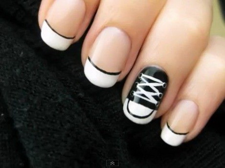 black-and-white-nail-designs-for-short-nails-79 Modele de unghii alb-negru pentru unghii scurte