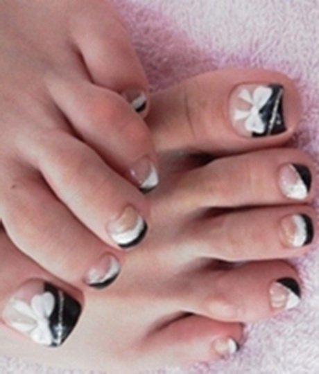 black-and-white-toe-nail-designs-04-16 Modele de unghii alb-negru
