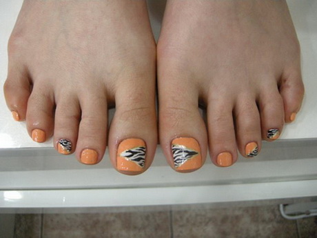 black-and-white-toe-nail-designs-04-18 Modele de unghii alb-negru