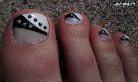 black-and-white-toe-nail-designs-04-19 Modele de unghii alb-negru