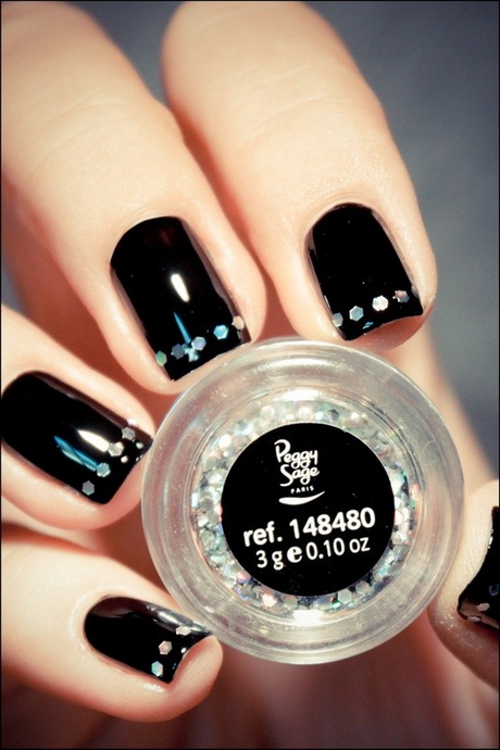 black-nail-art-31-12 Arta unghiilor negre