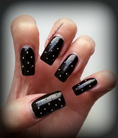 black-nail-art-31-9 Arta unghiilor negre