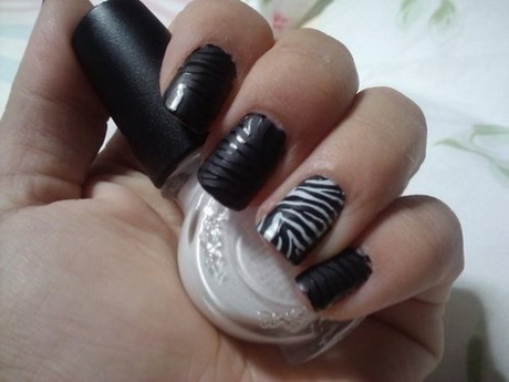 black-nail-designs-52-2 Modele de unghii negre