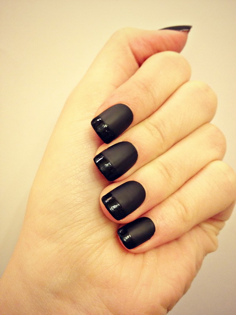 black-nail-polish-designs-15-20 Modele de lacuri de unghii negre