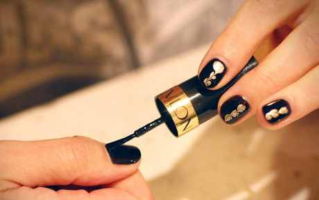 black-nails-designs-26-15 Modele de unghii negre