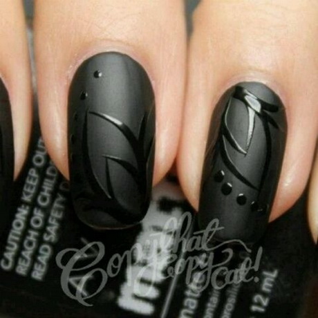 black-nails-with-design-88-13 Cuie negre cu design