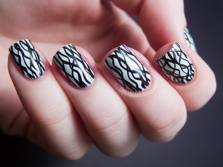 black-white-and-silver-nail-designs-99-3 Modele de unghii alb-negru și argintiu