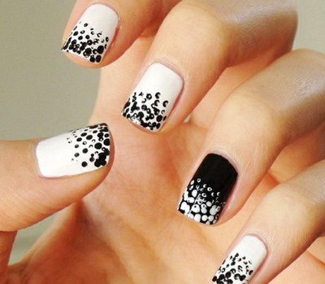 black-white-and-silver-nail-designs-99 Modele de unghii alb-negru și argintiu