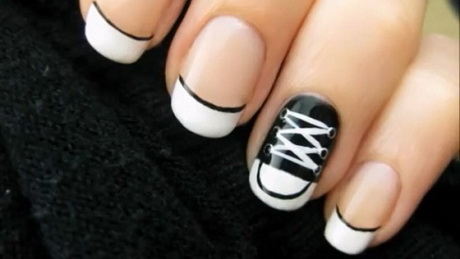black-white-nail-designs-15-15 Modele de unghii alb-negru