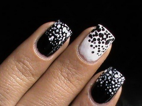 black-white-nail-designs-15-19 Modele de unghii alb-negru