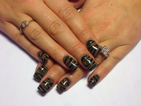 camo-acrylic-nail-designs-22-15 Modele de unghii acrilice Camo