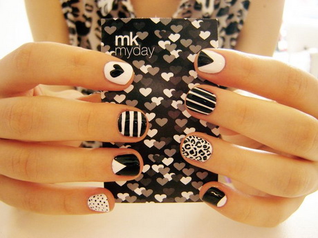 cute-black-and-white-nail-designs-46-9 Modele drăguțe de unghii alb-negru