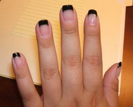 cute-black-nail-designs-04-14 Modele drăguțe de unghii negre