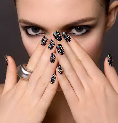 cute-black-nail-designs-04-20 Modele drăguțe de unghii negre