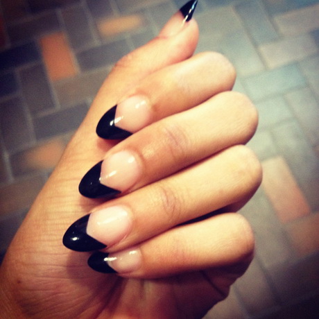cute-black-nail-designs-04-3 Modele drăguțe de unghii negre