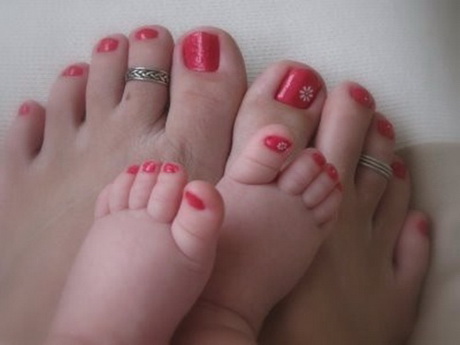 cute-designs-for-toenails-04-13 Modele drăguțe pentru unghiile de la picioare