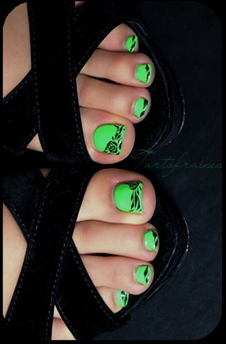 cute-designs-for-toenails-04-16 Modele drăguțe pentru unghiile de la picioare