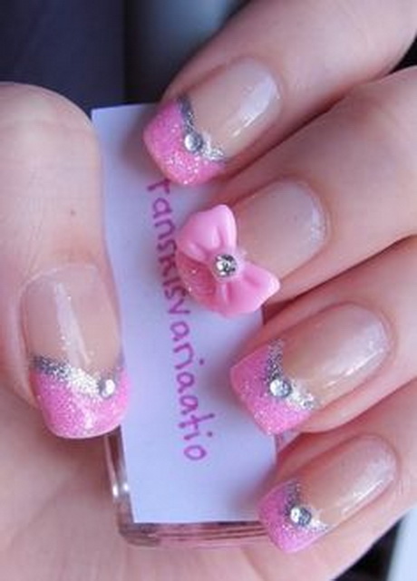 cute-nail-designs-with-rhinestones-90-18 Modele drăguțe de unghii cu pietre