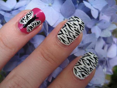 Drăguț zebra modele de unghii