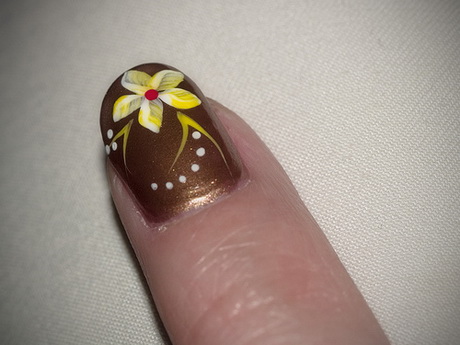 easy-flower-nail-designs-60-19 Modele ușoare de unghii cu flori