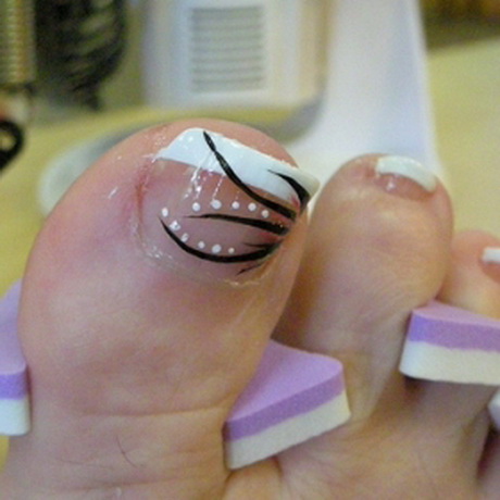 easy-nail-designs-for-toes-75-19 Design ușor de unghii pentru degetele de la picioare