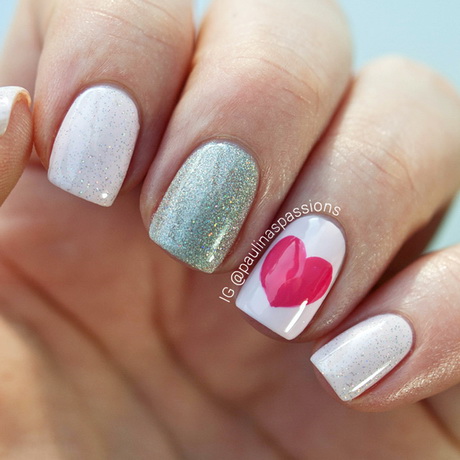 Easy valentine nail art
