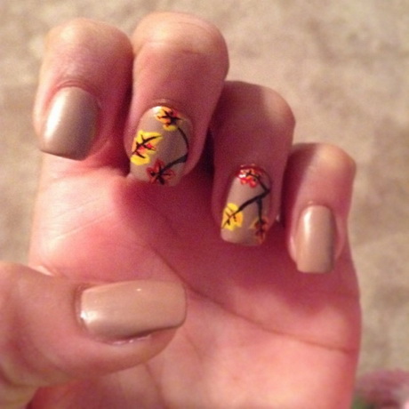 fall-nail-art-ideas-43-11 Idei de unghii de toamna