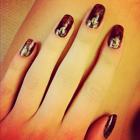 fall-nail-art-ideas-43-15 Idei de unghii de toamna