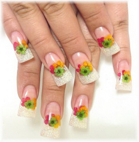 flowers-in-nails-26-20 Flori în unghii