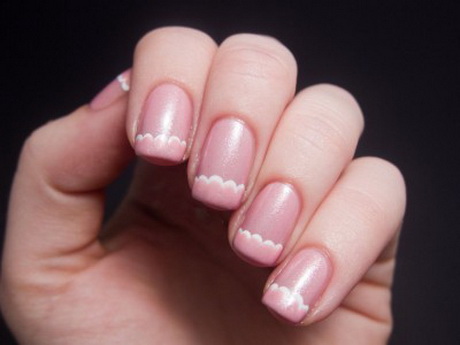 french-nails-with-design-08-18 Unghiile franceze cu design
