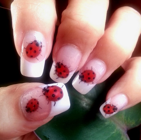 ladybug-nail-art-17-9 Ladybug nail art