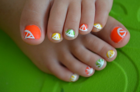 nail-art-designs-for-toes-39-12 Modele de unghii pentru degetele de la picioare