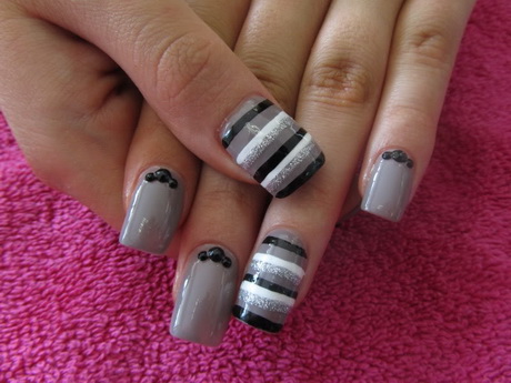 nail-art-grey-and-black-93-14 Nail art gri și negru