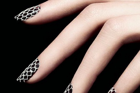 nail-designs-in-black-62-15 Modele de unghii în negru