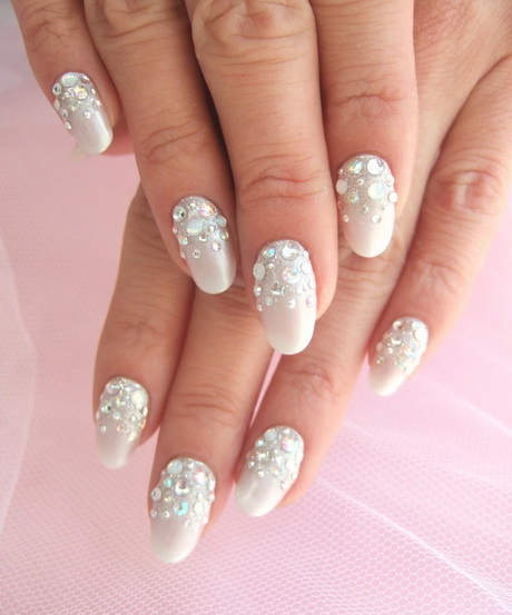 nail-designs-with-gems-12-2 Modele de unghii cu pietre prețioase