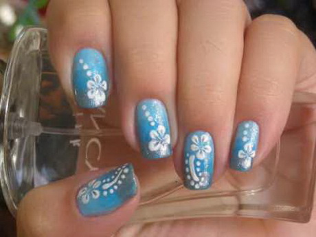 nail-with-flowers-62-7 Unghii cu flori
