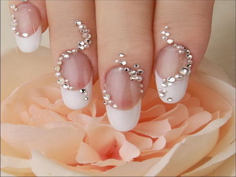 nails-designs-with-rhinestones-62-10 Cuie modele cu pietre