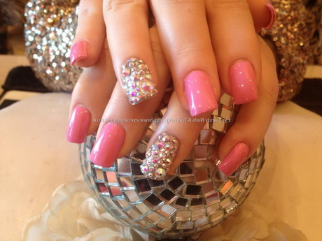 pink-acrylic-nails-designs-35-19 Modele de unghii acrilice roz
