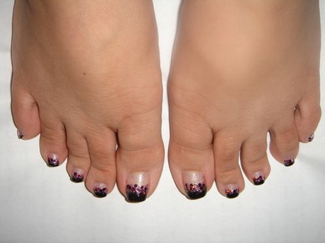 pink-and-black-toe-nail-designs-96-11 Modele de unghii roz și negru