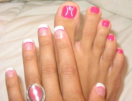 pink-and-black-toe-nail-designs-96-7 Modele de unghii roz și negru