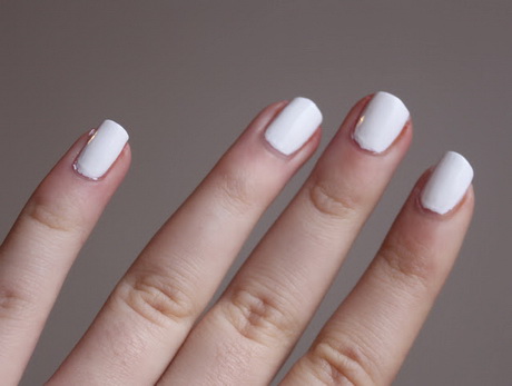 white-nail-polish-ideas-39-13 Idei de lacuri de unghii albe