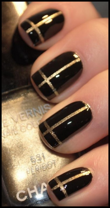 black-nail-design-ideas-84-7 Idei de design de unghii negre