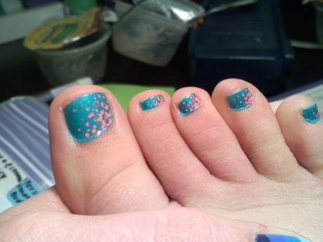 easy-nail-polish-designs-for-toes-01-6 Modele ușoare de lacuri de unghii pentru degetele de la picioare