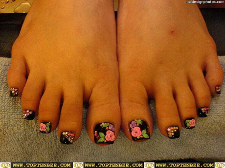 nail-art-designs-on-toes-71-10 Nail art modele pe degetele de la picioare
