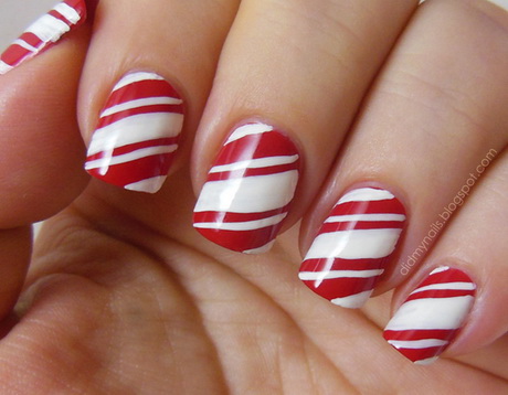 easy-to-do-christmas-nails-27 Ușor de făcut unghiile de Crăciun