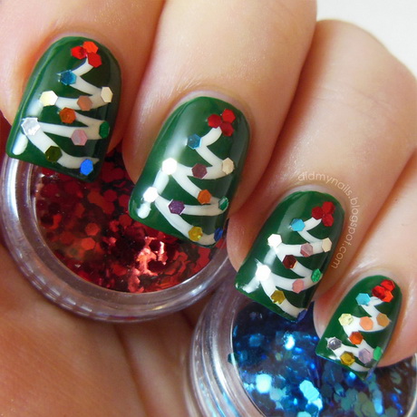 easy-to-do-christmas-nails-27_14 Ușor de făcut unghiile de Crăciun