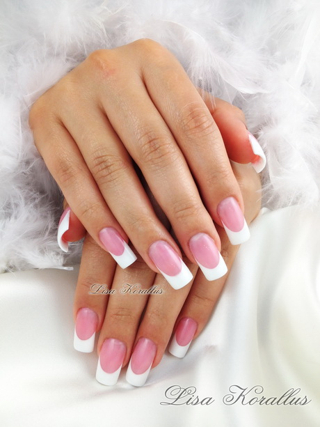 french-white-nails-80_9 Unghiile albe franceze